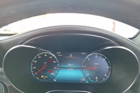 KR71AWY Mercedes-Benz GLC GLC 220d 4Matic AMG Line Premium 5dr 9G-Tronic Thumbnail #12