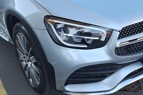 KR71AWY Mercedes-Benz GLC GLC 220d 4Matic AMG Line Premium 5dr 9G-Tronic Thumbnail #17