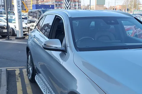 KR71AWY Mercedes-Benz GLC GLC 220d 4Matic AMG Line Premium 5dr 9G-Tronic Thumbnail #18