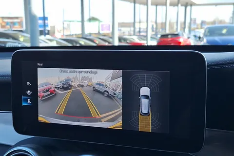 KR71AWY Mercedes-Benz GLC GLC 220d 4Matic AMG Line Premium 5dr 9G-Tronic Thumbnail #28