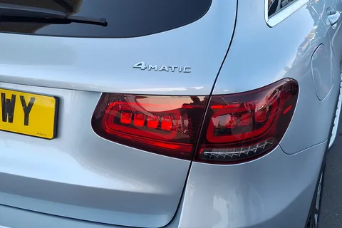 KR71AWY Mercedes-Benz GLC GLC 220d 4Matic AMG Line Premium 5dr 9G-Tronic Thumbnail #31