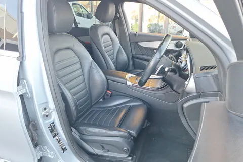 KR71AWY Mercedes-Benz GLC GLC 220d 4Matic AMG Line Premium 5dr 9G-Tronic Thumbnail #41