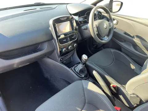 4 of 32 for Renault Clio 0.9 TCE 90 Dynamique Nav 5dr