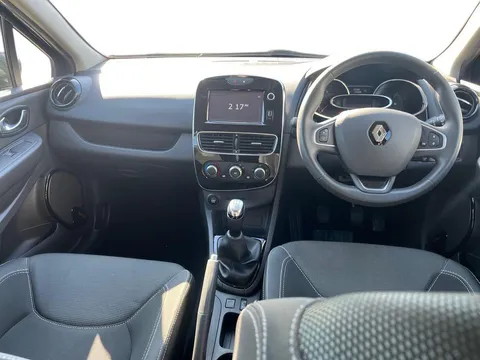 8 of 32 for Renault Clio 0.9 TCE 90 Dynamique Nav 5dr