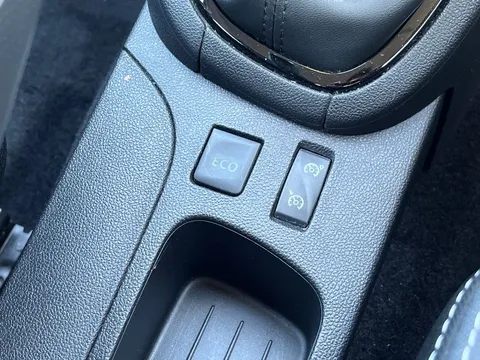 25 of 32 for Renault Clio 0.9 TCE 90 Dynamique Nav 5dr