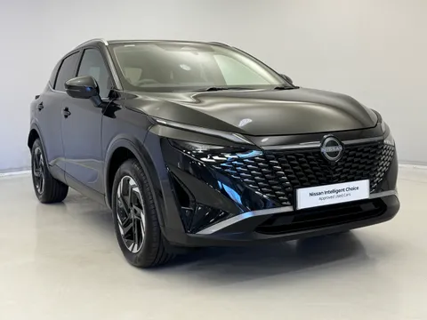 OW25BAV Nissan Qashqai 1.3 DiG-T MH N-Connecta [Glass Roof] 5dr Thumbnail #2