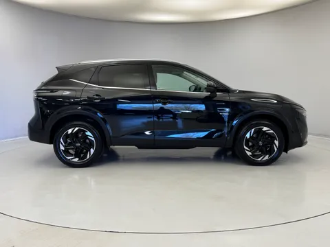 OW25BAV Nissan Qashqai 1.3 DiG-T MH N-Connecta [Glass Roof] 5dr Thumbnail #10