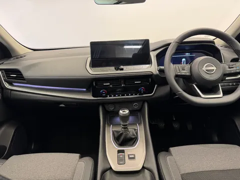 OW25BAV Nissan Qashqai 1.3 DiG-T MH N-Connecta [Glass Roof] 5dr Thumbnail #3