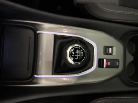 OW25BAV Nissan Qashqai 1.3 DiG-T MH N-Connecta [Glass Roof] 5dr Thumbnail #17