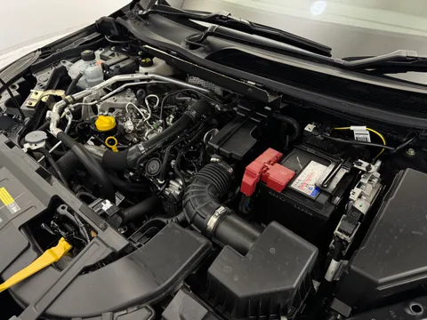 OW25BAV Nissan Qashqai 1.3 DiG-T MH N-Connecta [Glass Roof] 5dr Thumbnail #30