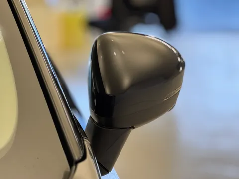 OW25BAV Nissan Qashqai 1.3 DiG-T MH N-Connecta [Glass Roof] 5dr Thumbnail #32