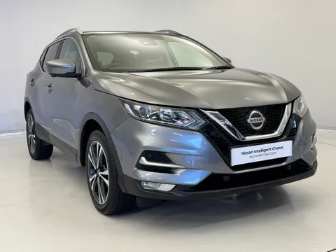 DP70RFY Nissan Qashqai 1.7 dCi N-Connecta 5dr [Glass Roof Pack] Thumbnail #2