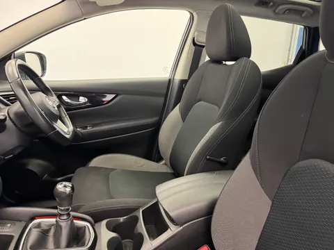 DP70RFY Nissan Qashqai 1.7 dCi N-Connecta 5dr [Glass Roof Pack] Thumbnail #15