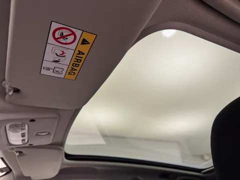 DP70RFY Nissan Qashqai 1.7 dCi N-Connecta 5dr [Glass Roof Pack] Thumbnail #16