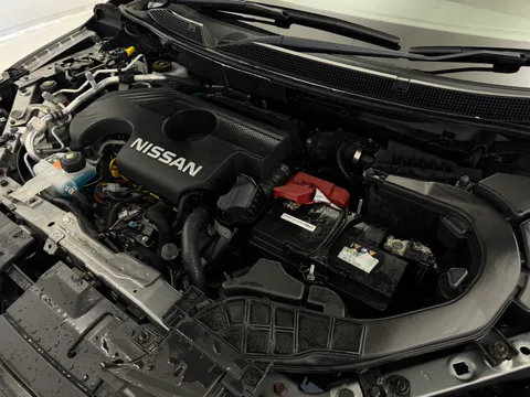 DP70RFY Nissan Qashqai 1.7 dCi N-Connecta 5dr [Glass Roof Pack] Thumbnail #32