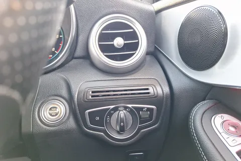 KR71AWY Mercedes-Benz GLC GLC 220d 4Matic AMG Line Premium 5dr 9G-Tronic Thumbnail #32