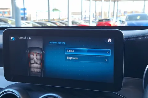 KR71AWY Mercedes-Benz GLC GLC 220d 4Matic AMG Line Premium 5dr 9G-Tronic Thumbnail #38