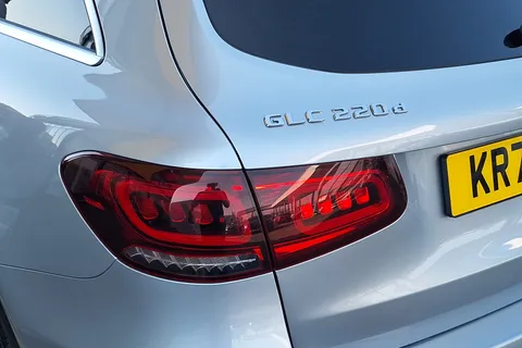 KR71AWY Mercedes-Benz GLC GLC 220d 4Matic AMG Line Premium 5dr 9G-Tronic Thumbnail #17