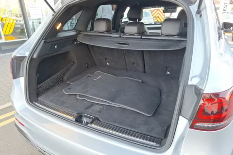 KR71AWY Mercedes-Benz GLC GLC 220d 4Matic AMG Line Premium 5dr 9G-Tronic Thumbnail #21