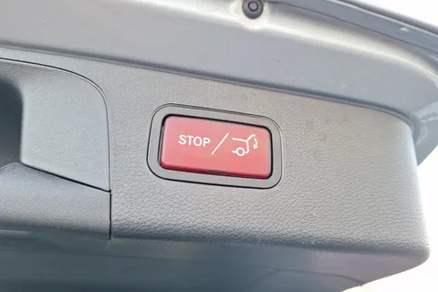 KR71AWY Mercedes-Benz GLC GLC 220d 4Matic AMG Line Premium 5dr 9G-Tronic Thumbnail #22