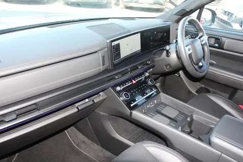 DG74BZY Hyundai Santa Fe 1.6 TGDi Plug-in Hybrid Calligraphy 5dr 4WD Auto Thumbnail #11