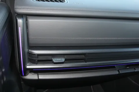 DG74BZY Hyundai Santa Fe 1.6 TGDi Plug-in Hybrid Calligraphy 5dr 4WD Auto Thumbnail #12