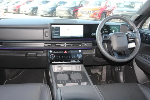 DG74BZY Hyundai Santa Fe 1.6 TGDi Plug-in Hybrid Calligraphy 5dr 4WD Auto Thumbnail #16