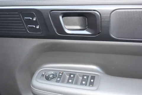 DG74BZY Hyundai Santa Fe 1.6 TGDi Plug-in Hybrid Calligraphy 5dr 4WD Auto Thumbnail #19