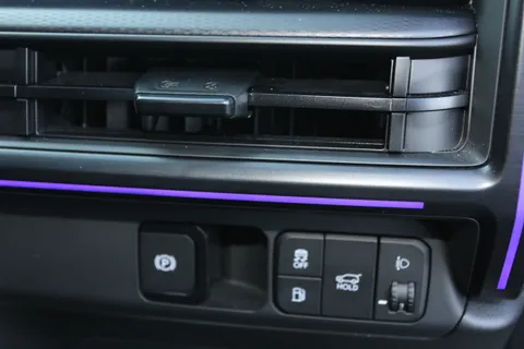 DG74BZY Hyundai Santa Fe 1.6 TGDi Plug-in Hybrid Calligraphy 5dr 4WD Auto Thumbnail #20