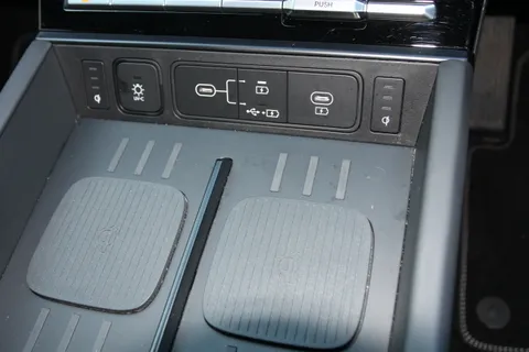 DG74BZY Hyundai Santa Fe 1.6 TGDi Plug-in Hybrid Calligraphy 5dr 4WD Auto Thumbnail #30