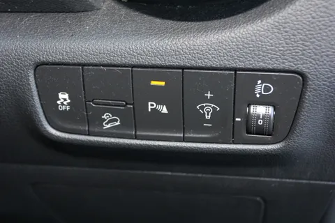 EN21WKV Hyundai Kona 1.0 TGDi 48V MHEV Premium 5dr Thumbnail #16