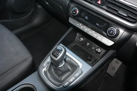 EN21WKV Hyundai Kona 1.0 TGDi 48V MHEV Premium 5dr Thumbnail #22