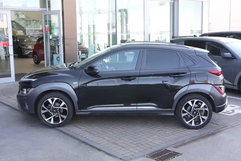 EN21WKV Hyundai Kona 1.0 TGDi 48V MHEV Premium 5dr Thumbnail #32