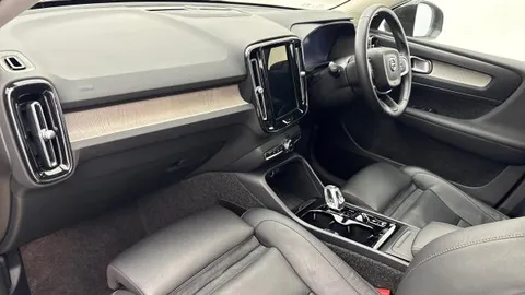 RA74DFE Volvo XC40 2.0 B3P Ultra Dark 5dr Auto Thumbnail #4