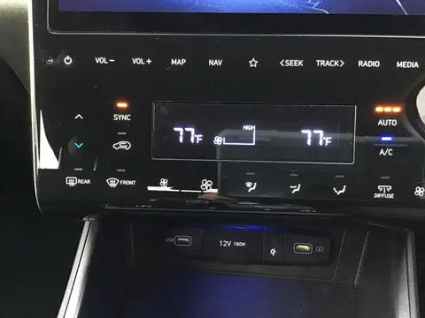 DN23LAO Hyundai Tucson 1.6 TGDi Hybrid 230 Premium 5dr 2WD Auto Thumbnail #29