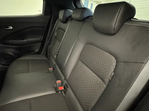 PG73GXZ Nissan Juke 1.6 Hybrid N-Connecta 5dr Auto Thumbnail #13