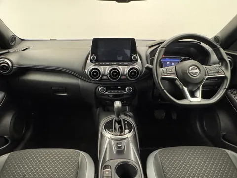 PG73GXZ Nissan Juke 1.6 Hybrid N-Connecta 5dr Auto Thumbnail #3