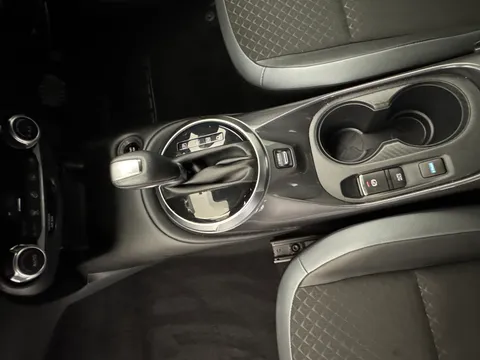 PG73GXZ Nissan Juke 1.6 Hybrid N-Connecta 5dr Auto Thumbnail #16