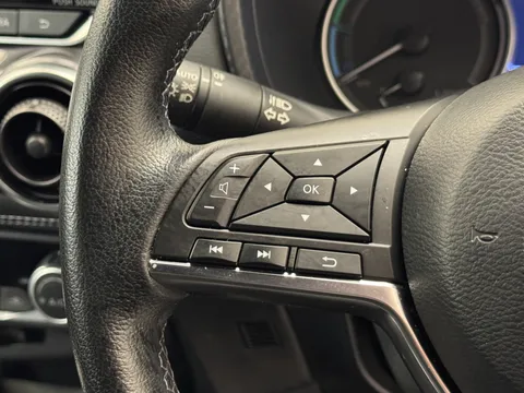 PG73GXZ Nissan Juke 1.6 Hybrid N-Connecta 5dr Auto Thumbnail #22