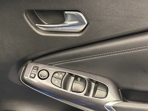 PG73GXZ Nissan Juke 1.6 Hybrid N-Connecta 5dr Auto Thumbnail #24