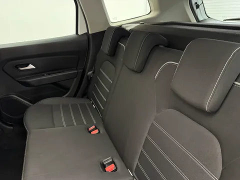 J50AJE Dacia Duster 1.0 TCe 100 Bi-Fuel Prestige 5dr Thumbnail #10