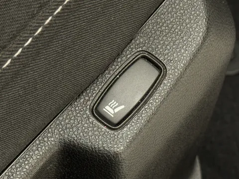 J50AJE Dacia Duster 1.0 TCe 100 Bi-Fuel Prestige 5dr Thumbnail #21