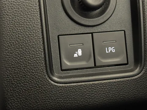 J50AJE Dacia Duster 1.0 TCe 100 Bi-Fuel Prestige 5dr Thumbnail #29