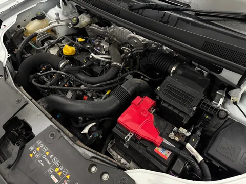 J50AJE Dacia Duster 1.0 TCe 100 Bi-Fuel Prestige 5dr Thumbnail #30