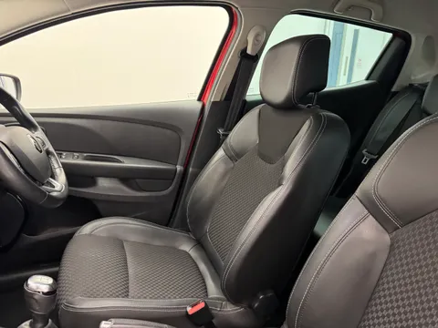 14 of 34 for Renault Clio 0.9 TCE 90 GT Line 5dr