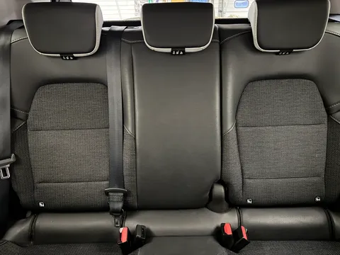 DY23UGP Renault Captur 1.6 E-Tech full hybrid 145 Techno 5dr Auto Thumbnail #16