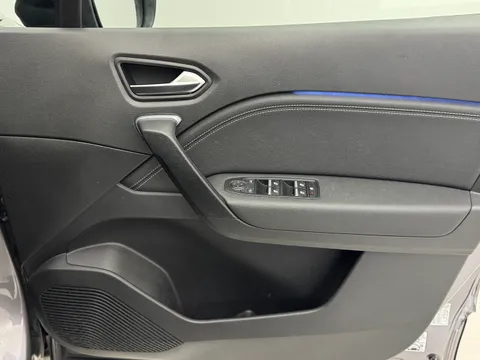 DY23UGP Renault Captur 1.6 E-Tech full hybrid 145 Techno 5dr Auto Thumbnail #18