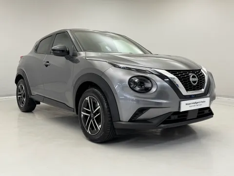 DV74MYL Nissan Juke 1.0 DiG-T N-Connecta 5dr Thumbnail #3