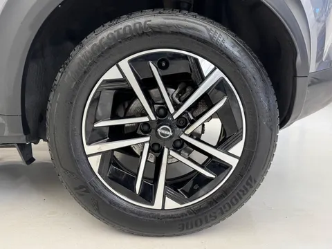 DV74MYL Nissan Juke 1.0 DiG-T N-Connecta 5dr Thumbnail #11