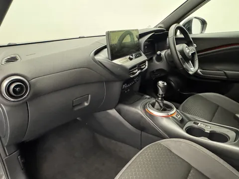 DV74MYL Nissan Juke 1.0 DiG-T N-Connecta 5dr Thumbnail #15
